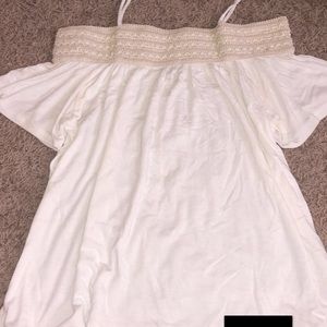 OFF THE SHOULDER TOP